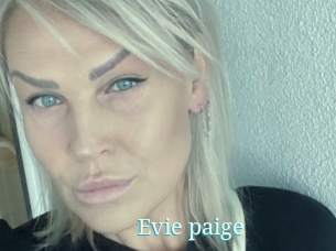 Evie_paige