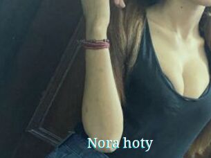 Nora_hoty